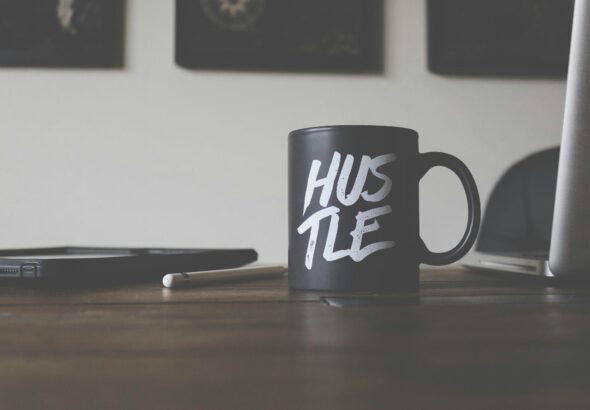 side hustle ideas, choose side hustle, best side businesses, relevant side jobs, side hustle for lifestyle, local side hustles, profitable side gigs, flexible part-time jobs, side hustle tips, lifestyle-oriented side jobs